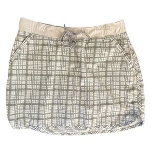 tasc Performance Hit The Trail Skort, Graystone Plaid, Size M